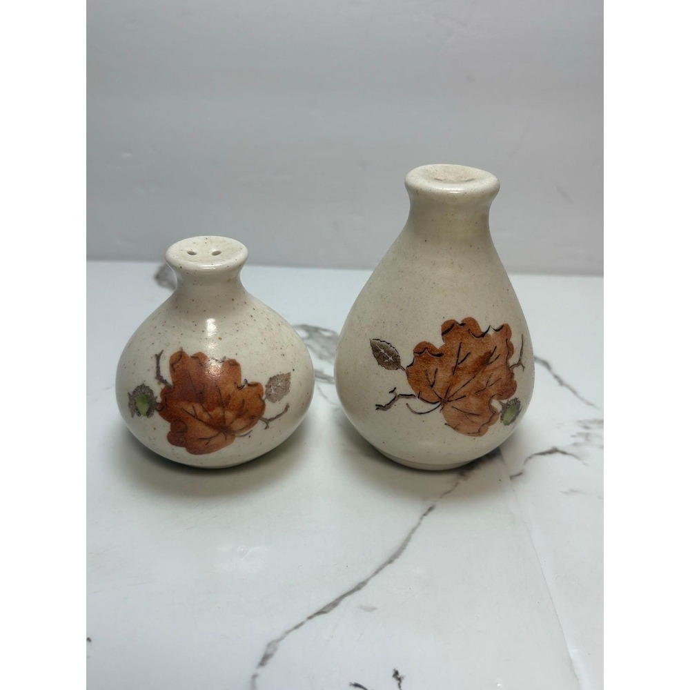 Metlox Poppytrail Sculptured Autumn Salt and Pepper Shakers Vintage Fall Leaf